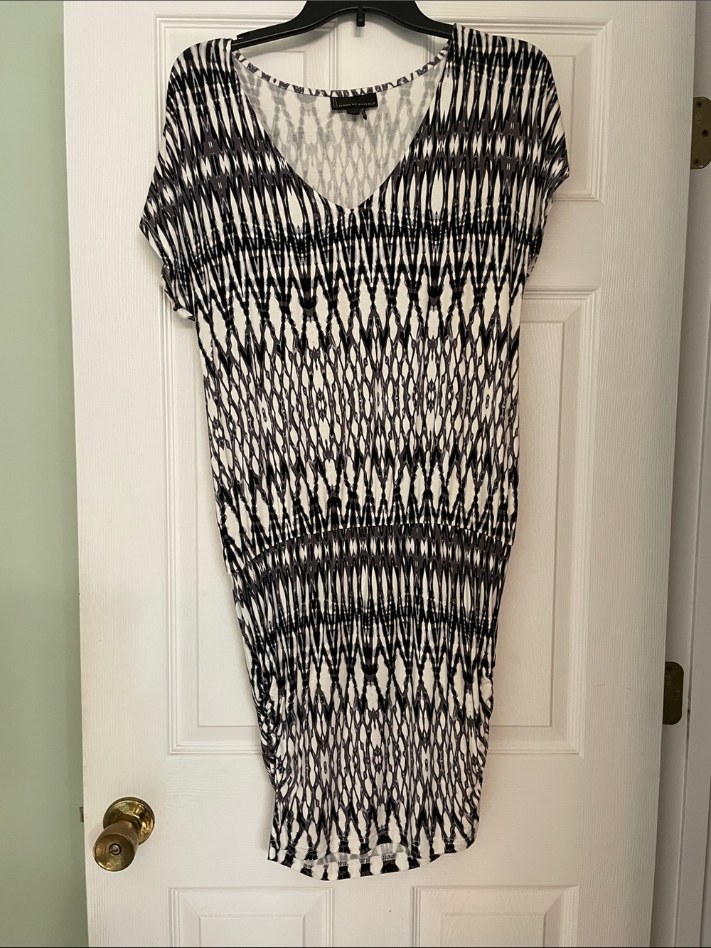 i jeans by Buffalo Black and White Patterned V-Neck Mini Dress